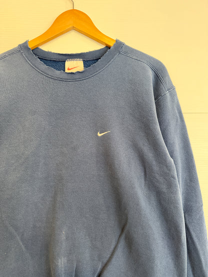 Distressed Nike crew - M