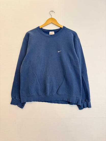 Distressed Nike crew - M