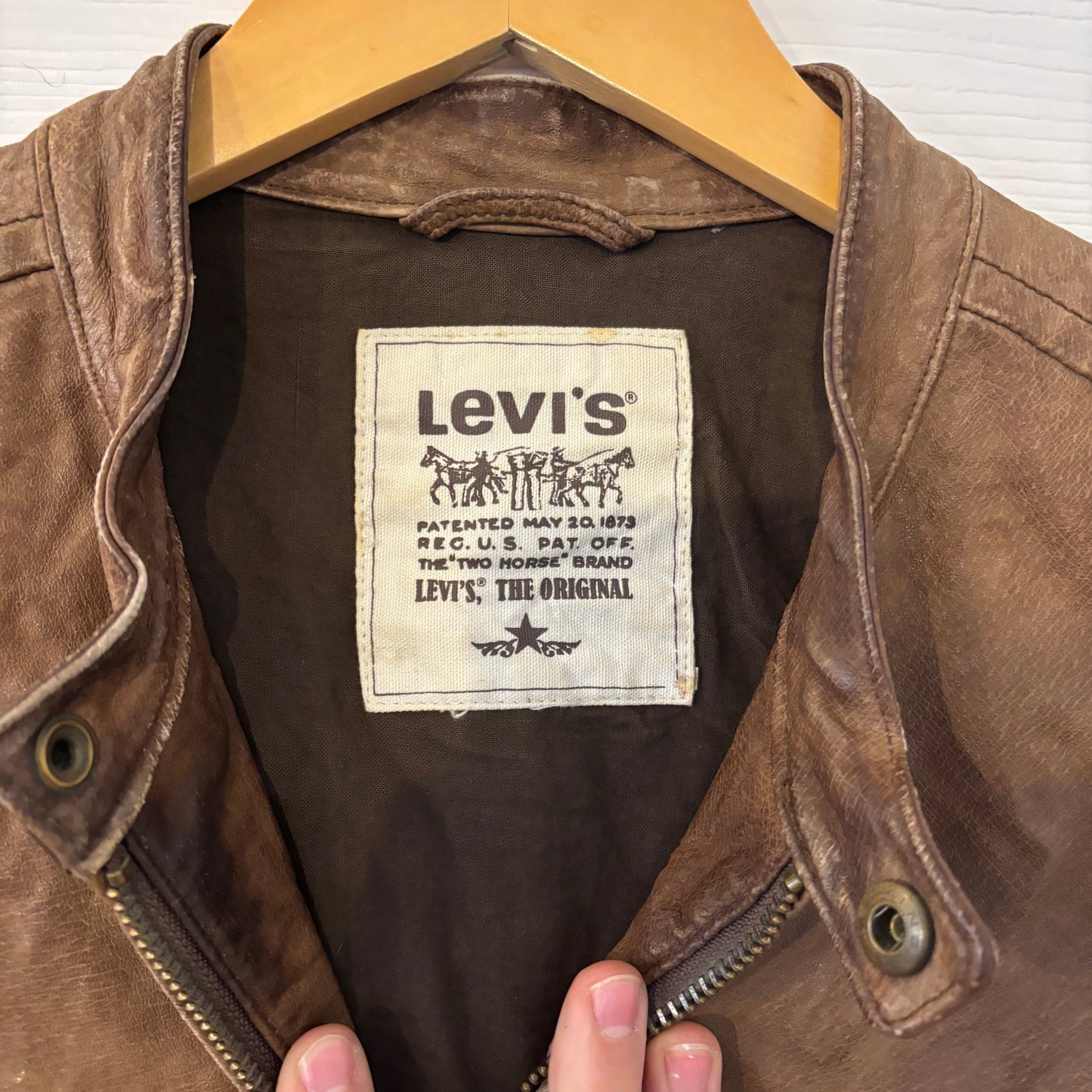Vintage Levi’s Brown Cropped Leather Jacket - L