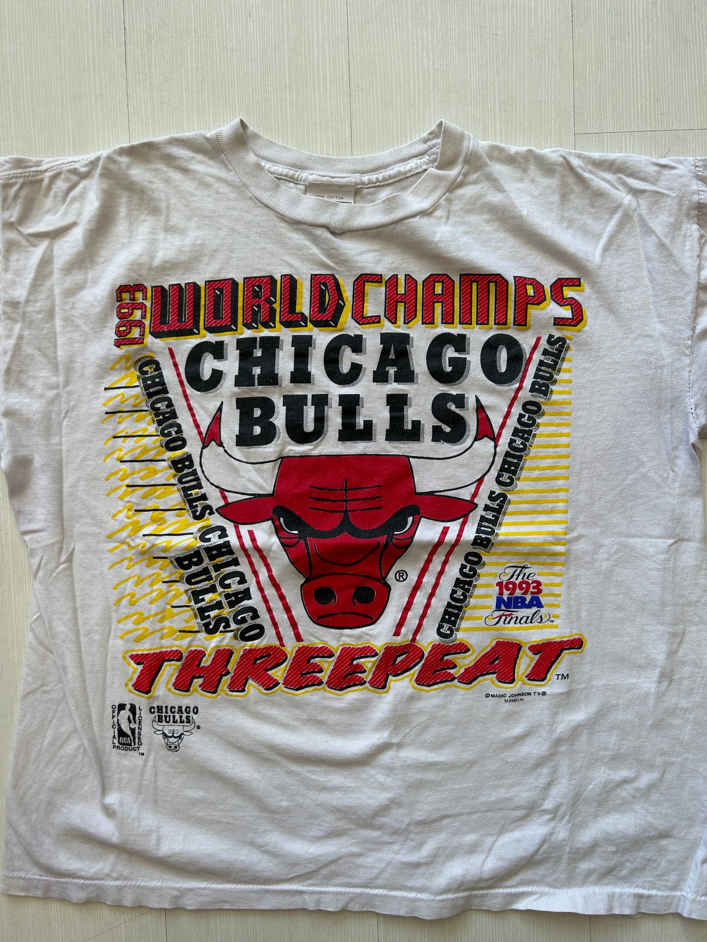Bulls 3 peat magic johnson tee