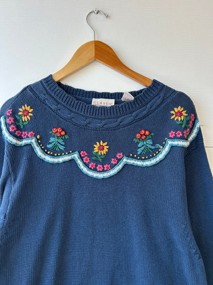 Embroidered flower sweater - L
