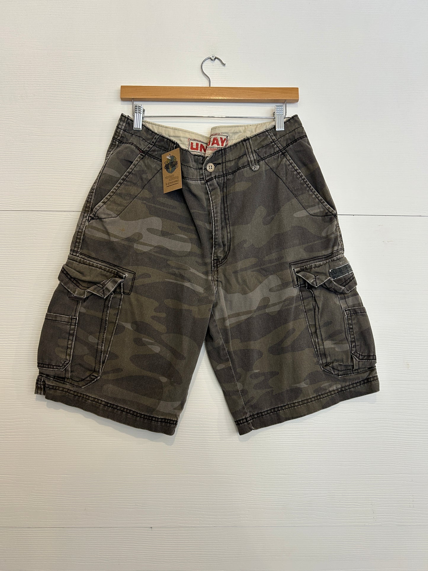 Union bay camo cargo shorts - 34