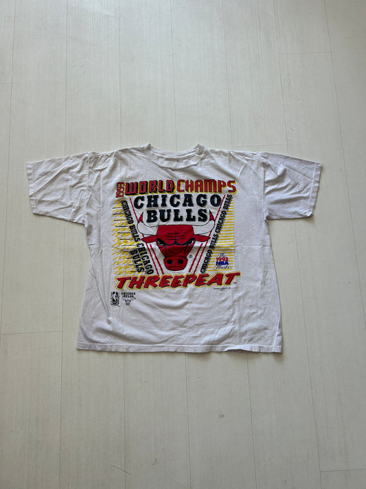Bulls 3 peat magic johnson tee