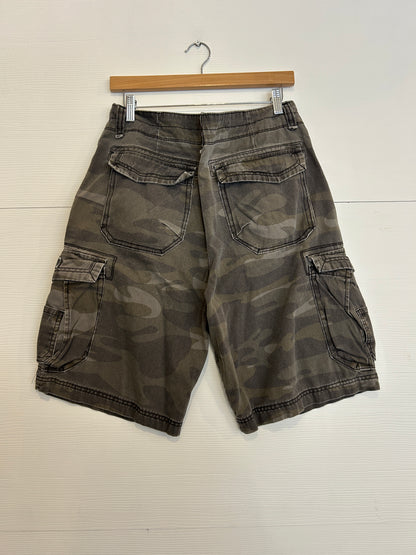 Union bay camo cargo shorts - 34